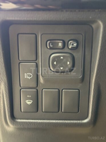 Toyota Land Cruiser Prado-17