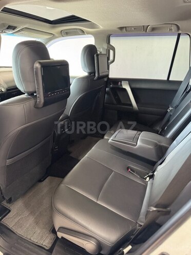 Toyota Land Cruiser Prado-12