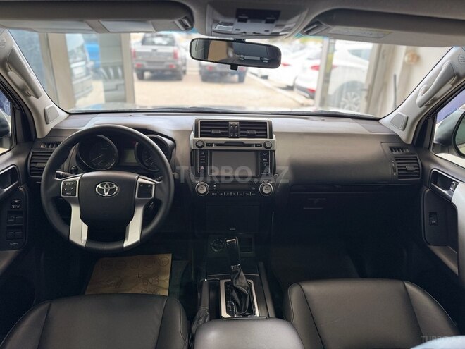 Toyota Land Cruiser Prado-13
