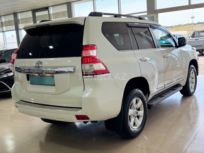 Toyota Land Cruiser Prado-6