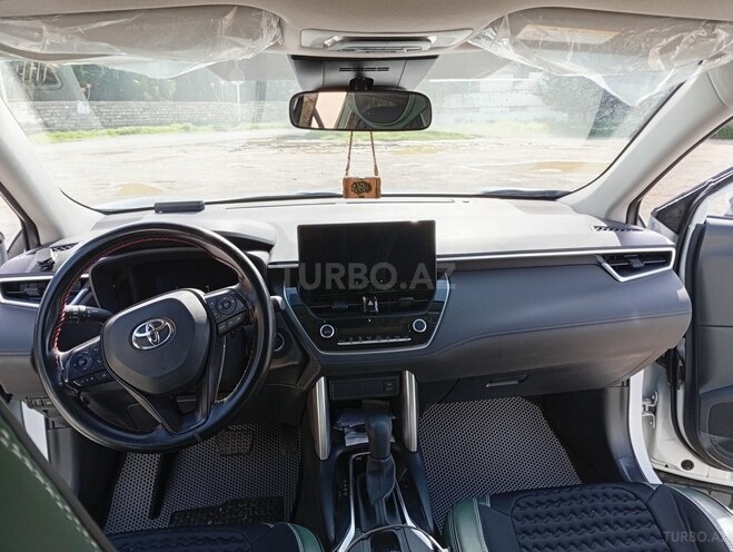 Toyota Corolla Cross 2024, 16,000 km - 2.0 л - Bakı