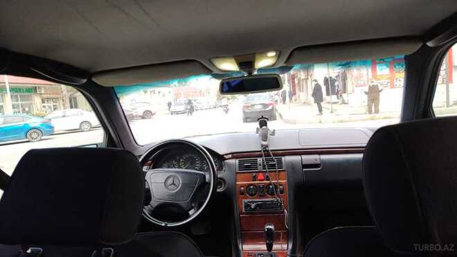 Mercedes E 240 1998, 391,816 km - 2.4 l - Bakı