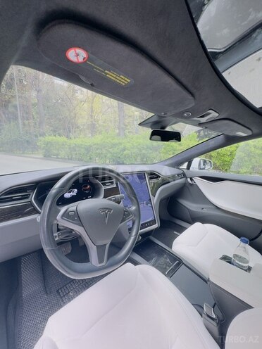 Tesla Model S-14