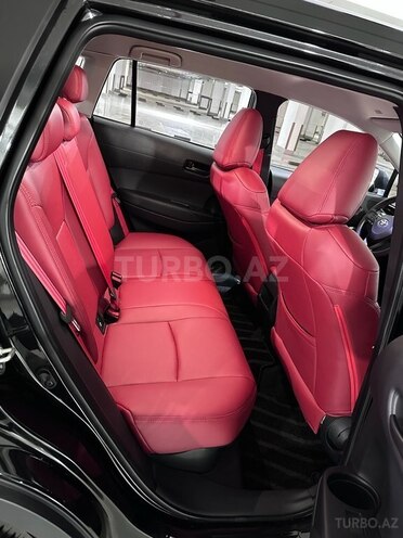 Toyota Corolla Cross-12