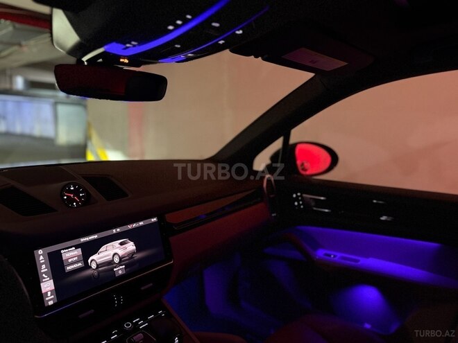 Porsche Cayenne-13
