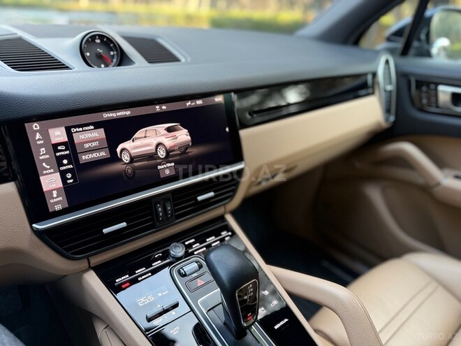 Porsche Cayenne-12