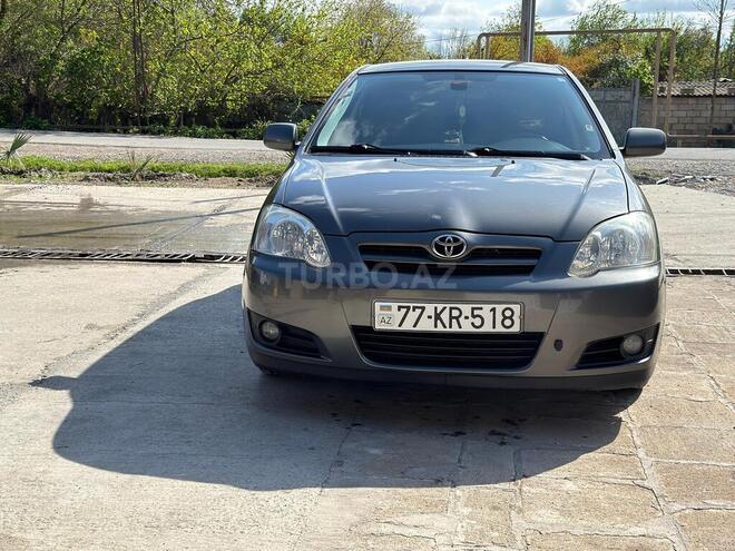 Toyota Corolla 2004, 260,000 km - 1.4 l - Salyan