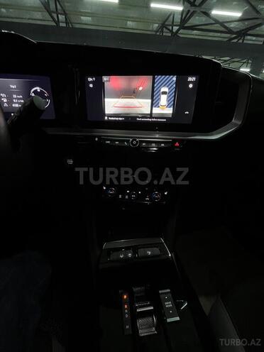 Opel Mokka 2023, 9,870 km - 1.2 l - Bakı