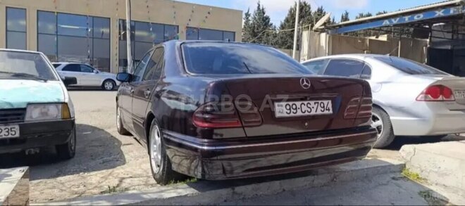 Mercedes E 270 2001, 460,000 km - 2.7 l - Bakı