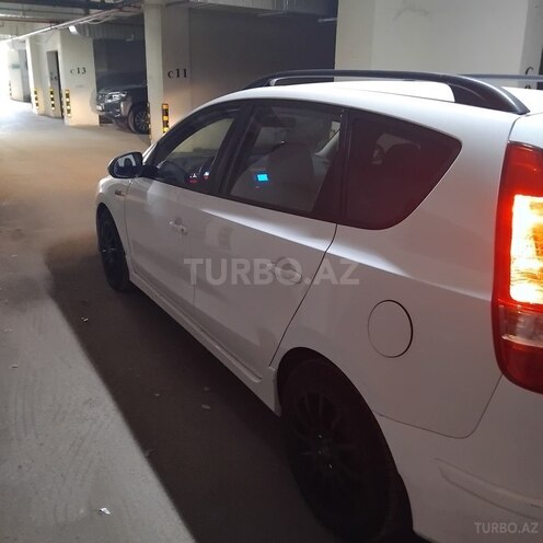 Hyundai i30 2011, 275,000 km - 1.6 л - Bakı