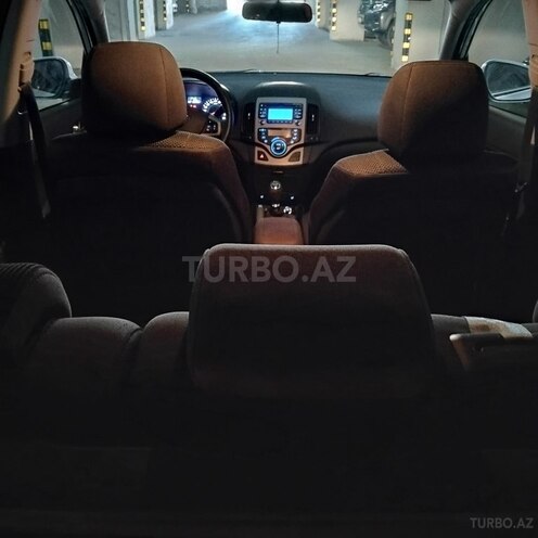 Hyundai i30 2011, 275,000 km - 1.6 л - Bakı