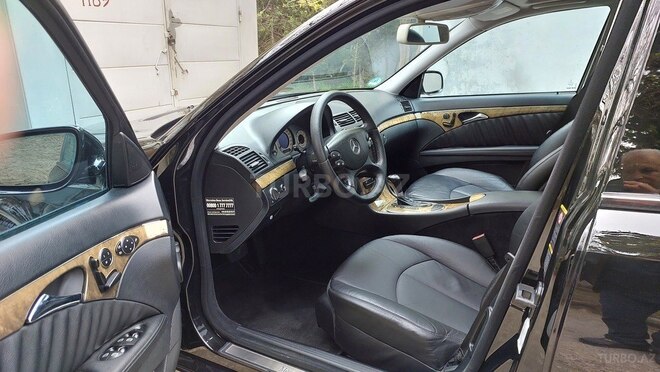 Mercedes E 350 2006, 204,500 km - 3.5 l - Bakı