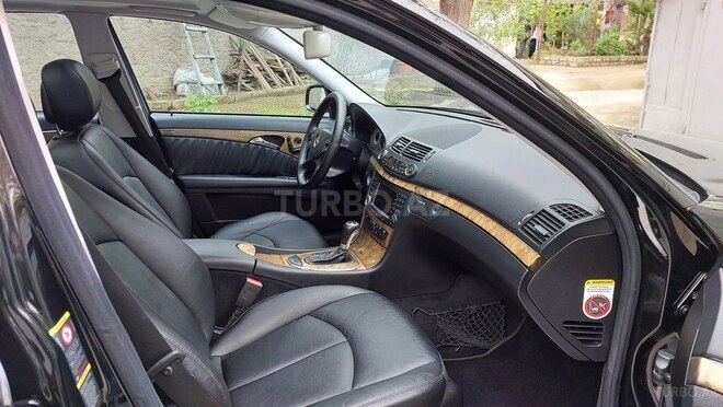 Mercedes E 350 2006, 204,500 km - 3.5 l - Bakı