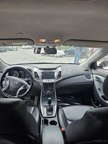 Hyundai Avante 2015, 256,281 km - 1.6 л - Bakı