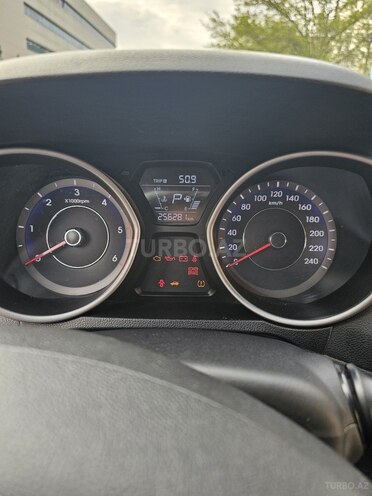 Hyundai Avante 2015, 256,281 km - 1.6 л - Bakı
