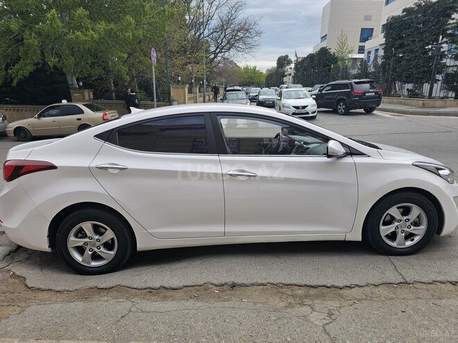 Hyundai Avante 2015, 256,281 km - 1.6 л - Bakı