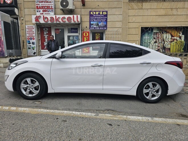 Hyundai Avante 2015, 256,281 km - 1.6 л - Bakı