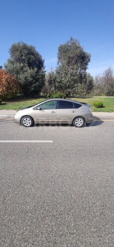 Toyota Prius-3