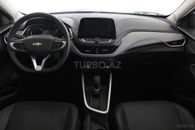 Chevrolet Onix-9