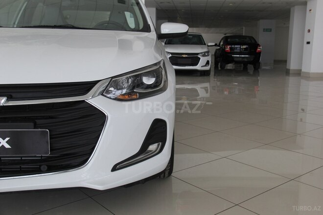 Chevrolet Onix-18
