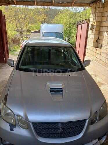 Mitsubishi Airtrek 2002, 329,368 km - 2.0 л - Qusar