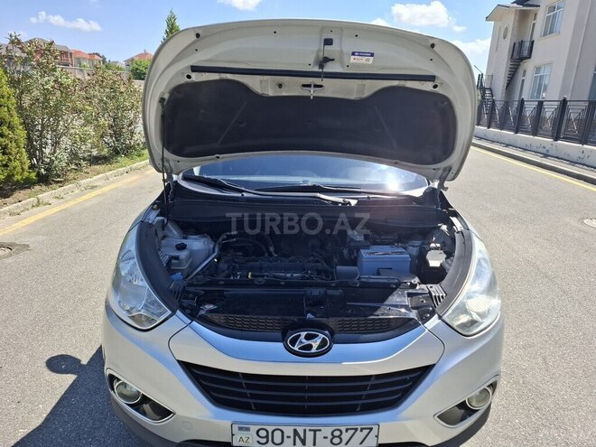 Hyundai ix35 2012, 162,000 km - 2.0 l - Naftalan