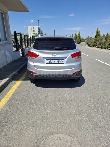 Hyundai ix35 2012, 162,000 km - 2.0 l - Naftalan