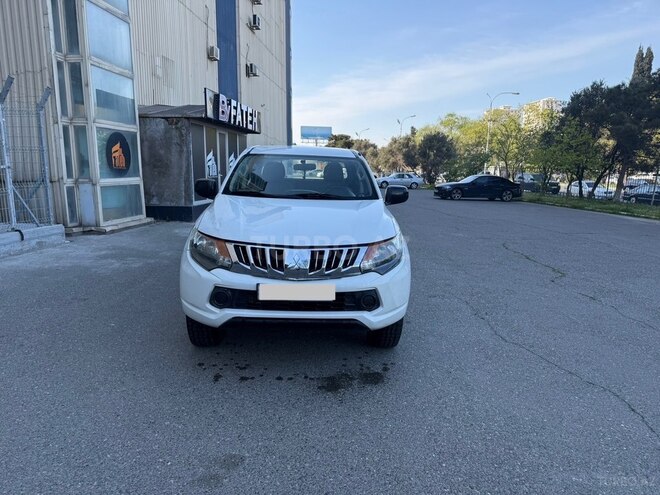 Mitsubishi L200-2