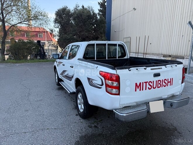 Mitsubishi L200-5