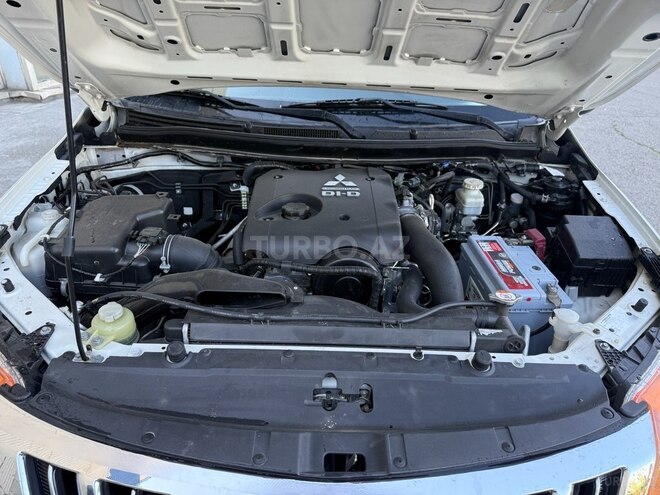 Mitsubishi L200-10