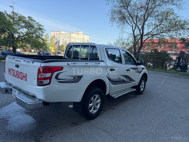Mitsubishi L200-6