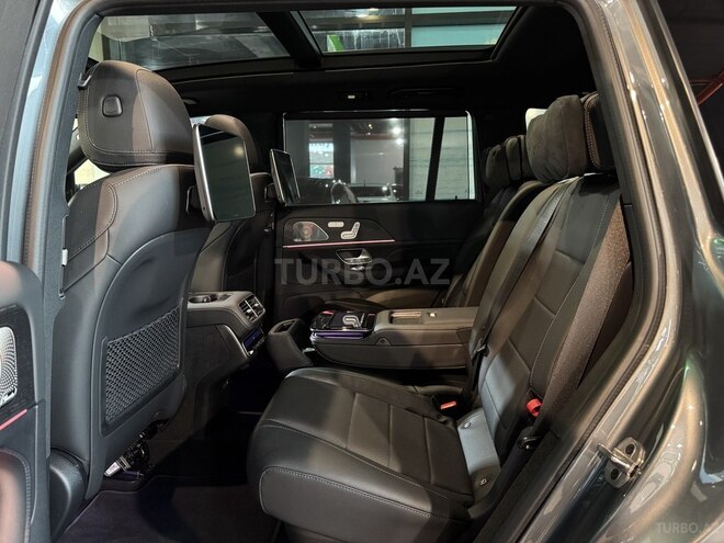 Mercedes GLS 450 4MATIC-12