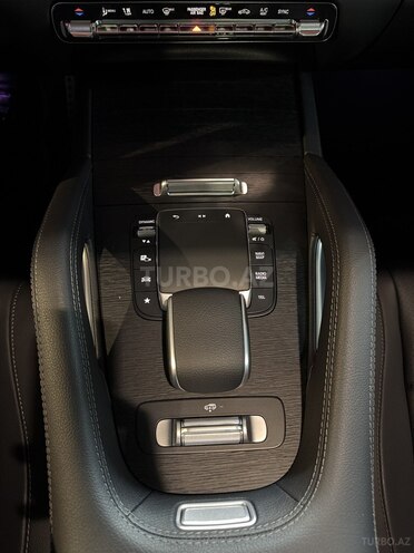 Mercedes GLS 450 4MATIC-18