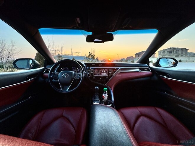 Toyota Camry-13