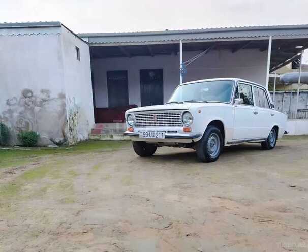 LADA (VAZ) 21011 1980, 90,000 km - 1.6 l - Yevlax