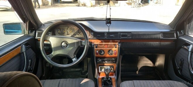 Mercedes E 250 1992, 388,880 km - 2.5 l - Şirvan