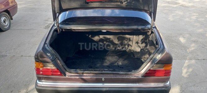 Mercedes E 250 1992, 388,880 km - 2.5 l - Şirvan