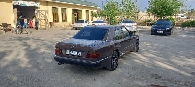 Mercedes E 250 1992, 388,880 km - 2.5 l - Şirvan
