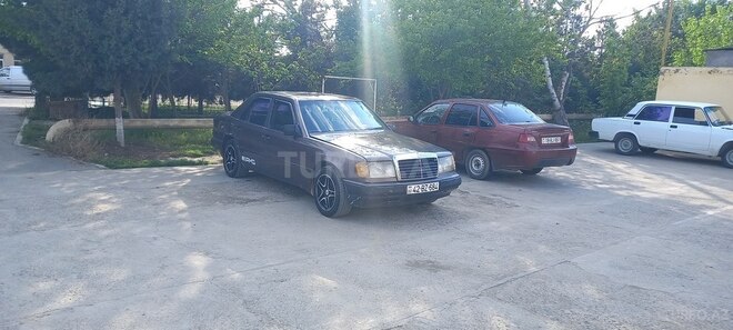 Mercedes E 250 1992, 388,880 km - 2.5 l - Şirvan