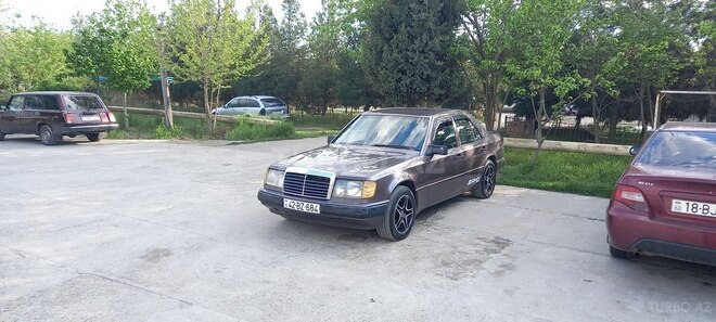 Mercedes E 250 1992, 388,880 km - 2.5 l - Şirvan