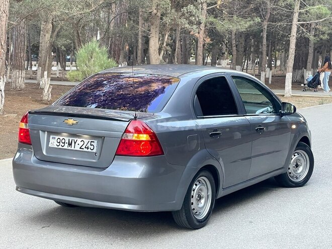 Chevrolet Aveo-8