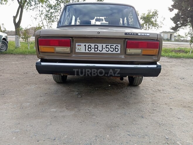 LADA (VAZ) 2107 1982, 99,999 km - 1.6 l - Salyan