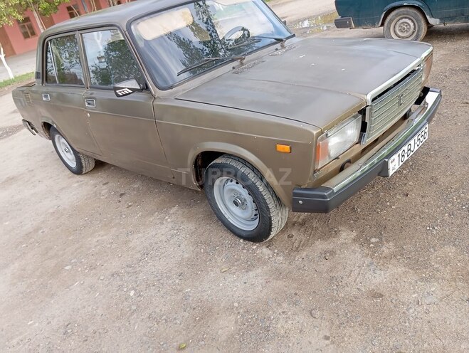LADA (VAZ) 2107 1982, 99,999 km - 1.6 l - Salyan