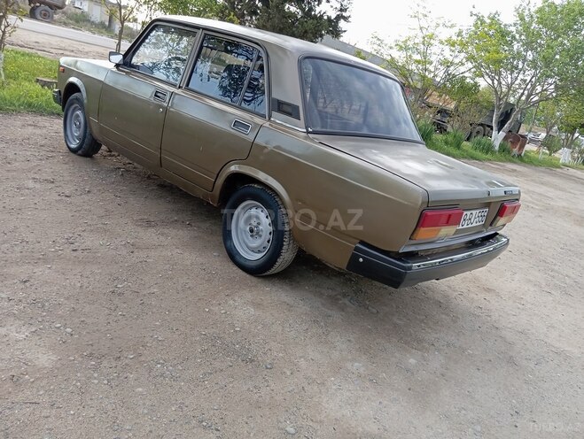 LADA (VAZ) 2107 1982, 99,999 km - 1.6 l - Salyan