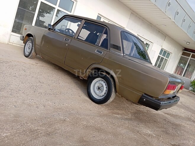 LADA (VAZ) 2107 1982, 99,999 km - 1.6 l - Salyan