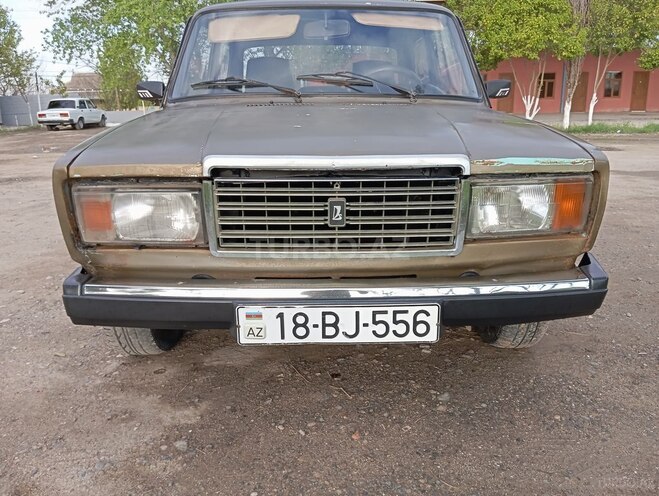 LADA (VAZ) 2107 1982, 99,999 km - 1.6 l - Salyan
