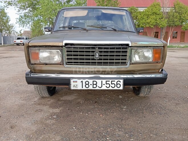 LADA (VAZ) 2107 1982, 99,999 km - 1.6 l - Salyan