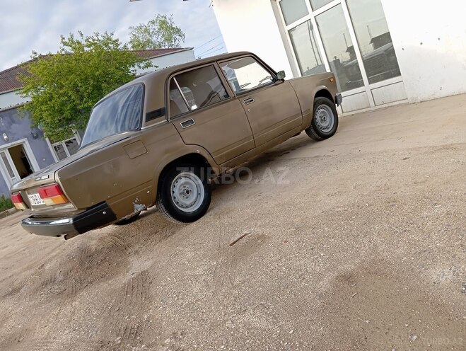 LADA (VAZ) 2107 1982, 99,999 km - 1.6 l - Salyan