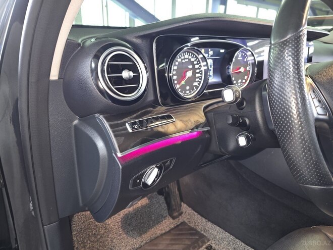 Mercedes E 220 d 2016, 275,600 km - 2.0 l - Bakı