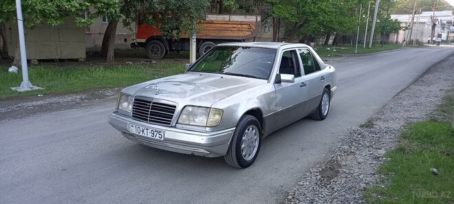 Mercedes E 250 1994, 523,005 km - 2.5 l - Mingəçevir